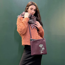Load image into Gallery viewer, Espe Magnolia Messenger - Wine
