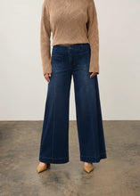 Load image into Gallery viewer, Wide Leg Zip-Up Denim - Dark Wash (FDJ)
