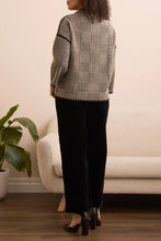 Load image into Gallery viewer, Fuzzy Houndstooth 3/4 Top - Sandstone (Tribal)
