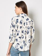 Load image into Gallery viewer, Apricot Pressed Daisy Sleeve Shirt - Cream (Apricot)
