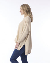 Load image into Gallery viewer, Oversize Light Knit Top - Natural (Orientique)
