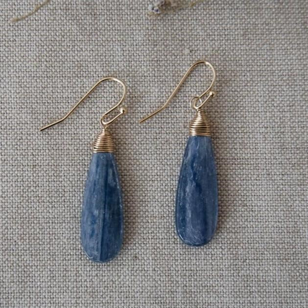 Dark Seas Earrings Kyanite - Gold Plated