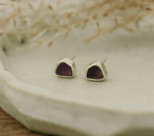 Fleck Studs - Amethyst on Gld plate