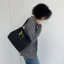 Load image into Gallery viewer, ESPE Lauren Shoulder Bag - Black
