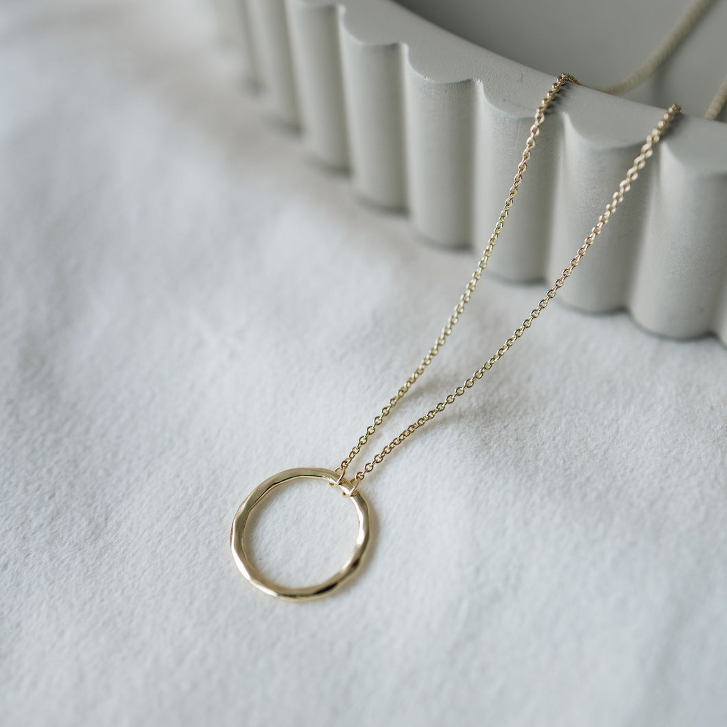 Wholesome Loop Necklace - Gold Plated (Glee)
