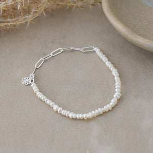 Alyssa Bracelet - White Pearl w/ Silv. Plate Paperclip (Glee)