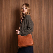 Load image into Gallery viewer, Sutton Crossbody Bag - Tan (ESPE)
