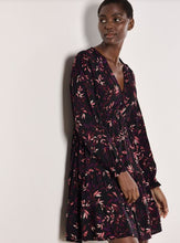 Load image into Gallery viewer, Trailing Leaves Tiered Dress - Bugundy (Apricot)
